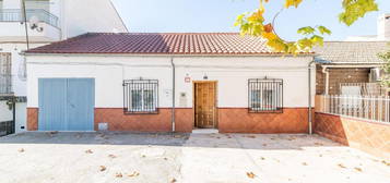 Casa o chalet en venta en  Paseo de la Reina, Fuente Vaqueros