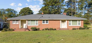 305 N Second St, Macclesfield, NC 27852