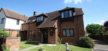 Maisonette to rent in Nappins Close, Long Crendon, Buckinghamshire, United Kingdom HP18