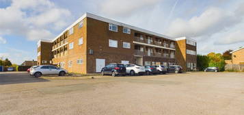 Flat for sale in Furrow Way, Maidenhead, Berkshire SL6