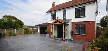 4 bed detached house for sale