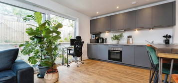 Flat for sale in 129E Addington Road, South Croydon CR2