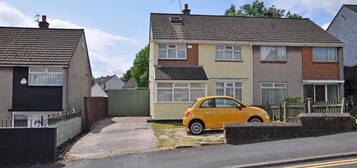 3 bed semi-detached house for sale