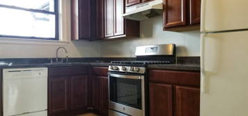 2334 W School St Unit 3, Chicago, IL 60618