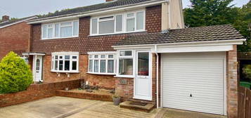 4 bed semi-detached house for sale