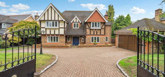 5 bedroom detached house for sale