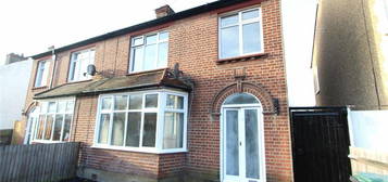 3 bedroom end of terrace house