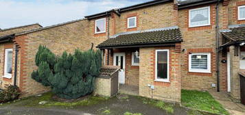 Maisonette for sale in Waterside Close, Northolt UB5