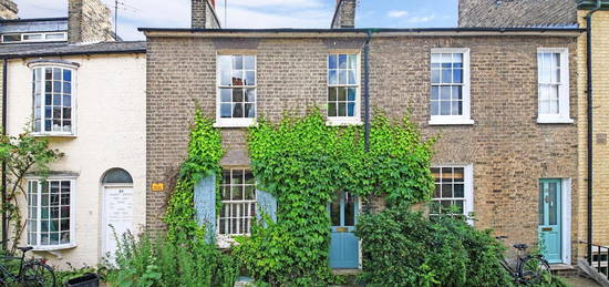 Terraced house to rent in Orchard Street, Cambridge CB1