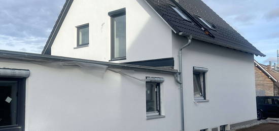 Erstbezug nach Kernsaenierung-Maisonette Wohnung mit großer Terrasse