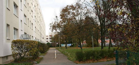 Frisch ronvierte 3 Raum-Wohnung mit Balkon - WE 7 im EG