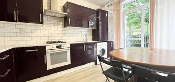 Flat to rent in Kingsley House, Brecknock Road, Tufnell Park N19