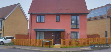 3 bedroom detached house