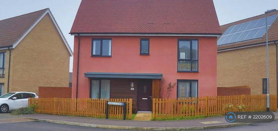 3 bedroom detached house