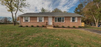 7983 Colony Dr, Mechanicsville, VA 23111