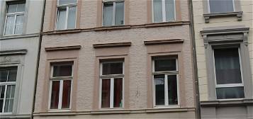 Gepflegtes Aachener Drei-Fenster-Mehrfamilienhaus