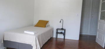 720639 - Quarto com cama de solteiro, com...