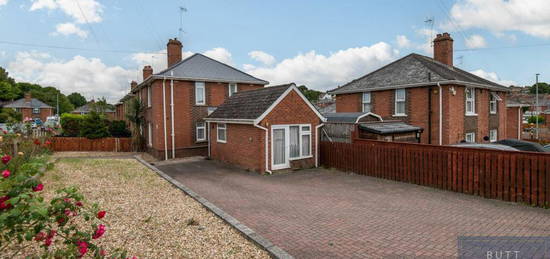 2 bedroom semi-detached house for sale