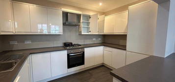 2 bed flat to rent