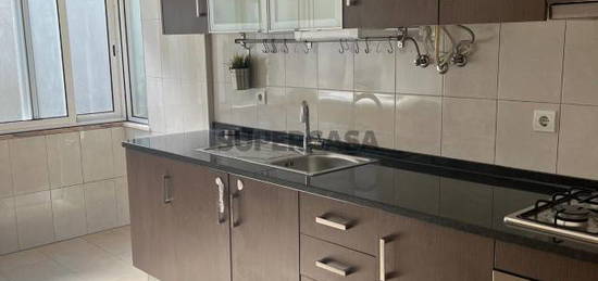 Apartamento T2, Fonte perra, Sacavém