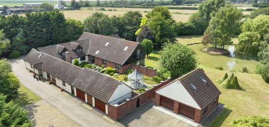 8 bedroom detached house for sale