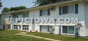 220 Clymer Rd Unit 4, Hiawatha, IA 52233