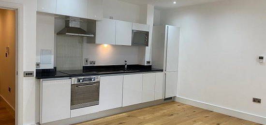 Flat to rent in Winchester Road, London NW3