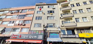 KOCAMUSTAFAPAA ANA CADDE ZERNDE 110 MT FT CEPHE 3+1 KAT 3 SATILIK DARE