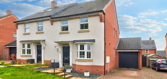 3 bed semi-detached house for sale