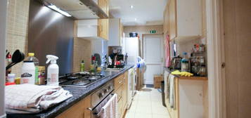 5 bedroom terraced house