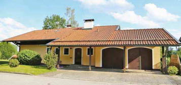 Chiemsee/ Roitham - traditionelles Landhaus zu verkaufen