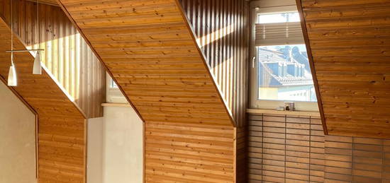 Helle 3-Zimmer-Dachgeschosswohnung ohne Lift mit Gartennutzung