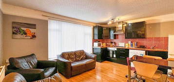 3 bedroom flat to rent