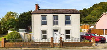 3 bed detached house for sale