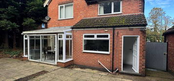 Detached house to rent in Derby Road, Nottingham NG7