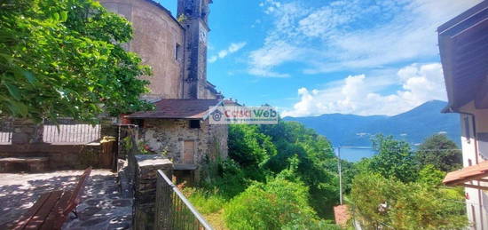 Casa indipendente in vendita a Tronzano Lago Maggiore