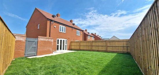 2 bed semi-detached house to rent