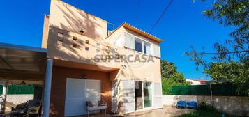 Casa / Villa T3 em Luz de Tavira e Santo Estêvão de 85,00 m²