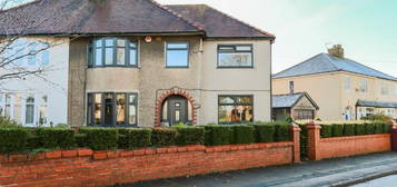 5 bedroom semi-detached house for sale