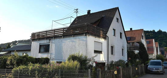 ***Frei stehendes Zweifamilienhaus mit Garten in Murrhardt***