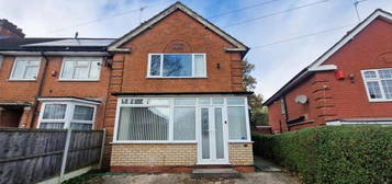 3 bedroom semi-detached house to rent