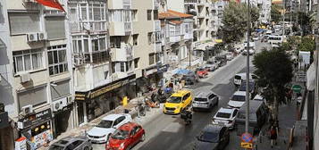 CB Yalı'dan Güzelyalı Mithatpaşa Cadde Üzeri İçi Yapılı Daire