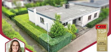 Bezugsfreier Bungalow auf Erbpachtgrund mit Garten, Garage und viel Potenzial in beliebter Stadtlage