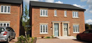 3 bedroom semi-detached house to rent