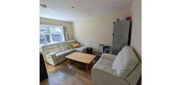 3 bed terraced house to rent