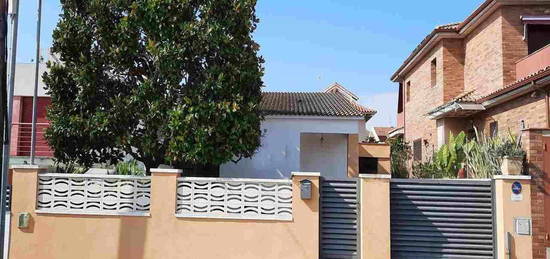 Alquiler de  Casa o chalet independiente en calle d'Amadeu Vives, 33