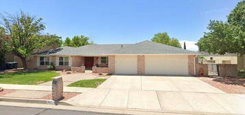 5817 Royal Oak Dr NE, Albuquerque, NM 87111