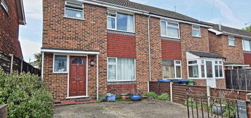 3 bedroom semi-detached house to rent