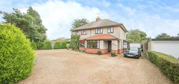 5 bedroom detached house for sale