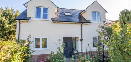 2 bed detached house for sale